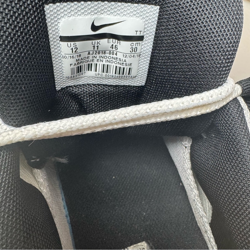 Nike Air Max 95 SE Sneakers Mens Size 12 Black Retro Future Shoes AJ2018-004 EUC - Picture 9 of 11
